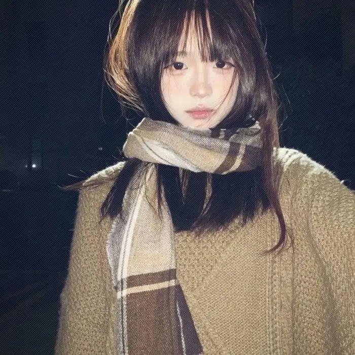 麻烦中的女人 海报